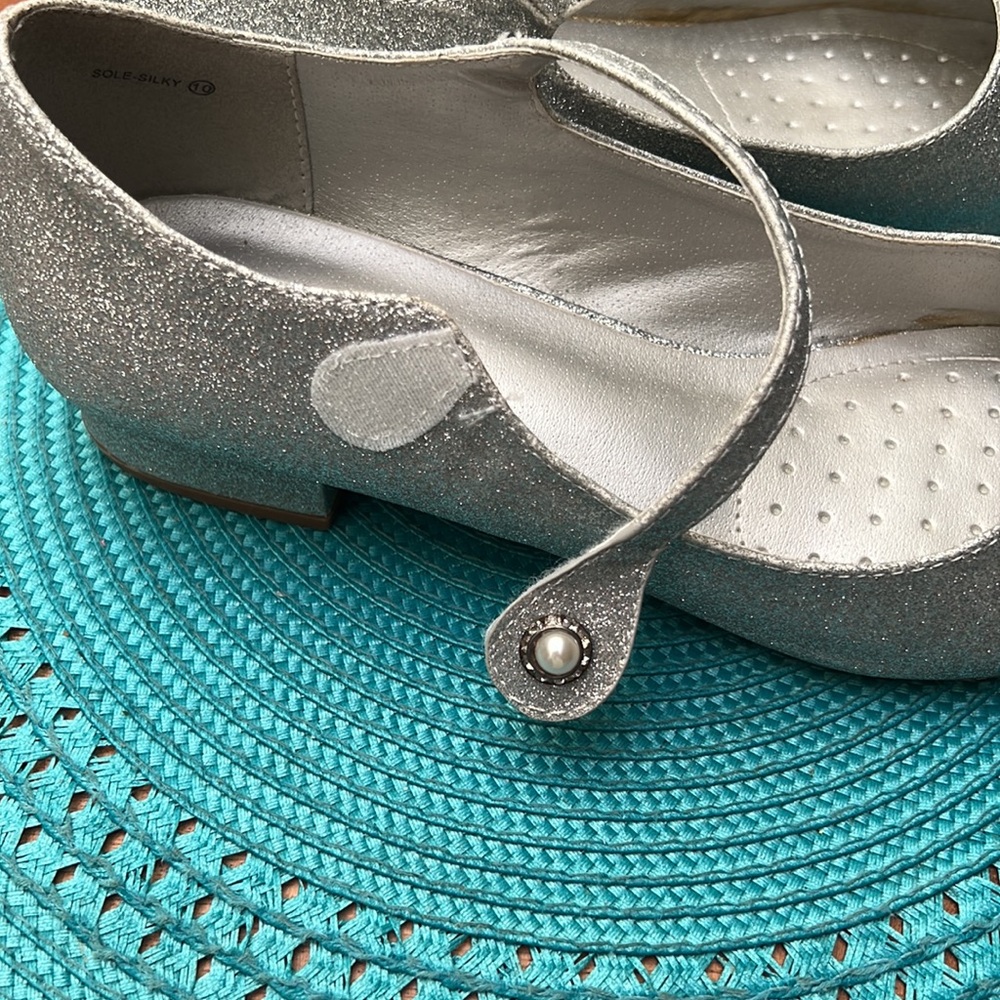Silver Glittery Mary Jane Party Shoes - Sz 10 - Picture 4 of 11